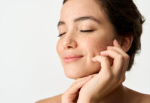 Έχετε ξηρή επιδερμίδα; Τα makeup tips που πρέπει να γνωρίζετε xiri epidermida 1024x683.jpg