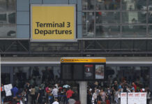 Συναγερμός στο αεροδρόμιο Χίθροου: Ένοπλοι αστυνομικοί απέκλεισαν τερματικό σταθμό xithroou aerodromio ap 1200x630.jpg