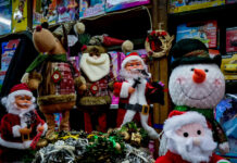 Χριστούγεννα: Ρετρό στολίδια και παιχνίδια στην καρδιά της Αθήνας – Γιορτινές, νοσταλγικές εικόνες xristougenniatika eurokinissi 4 1200x630.jpg