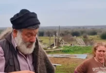 Δείτε βίντεο: Με δάκρυα στα μάτια αποχαιρετά κτηνοτρόφος τα 450 πρόβατά του, όλα ντόπιας ιστορικής φυλής xrwma ktinotrofos.webp.webp