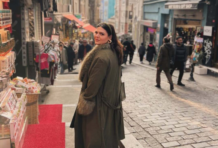 09f3562357a29050e3a7ffa422b1d4c4 L.jpg