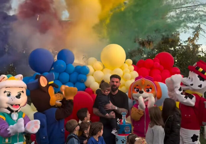 30530bd9cc87600c8af22812b7f27d79 L.jpg