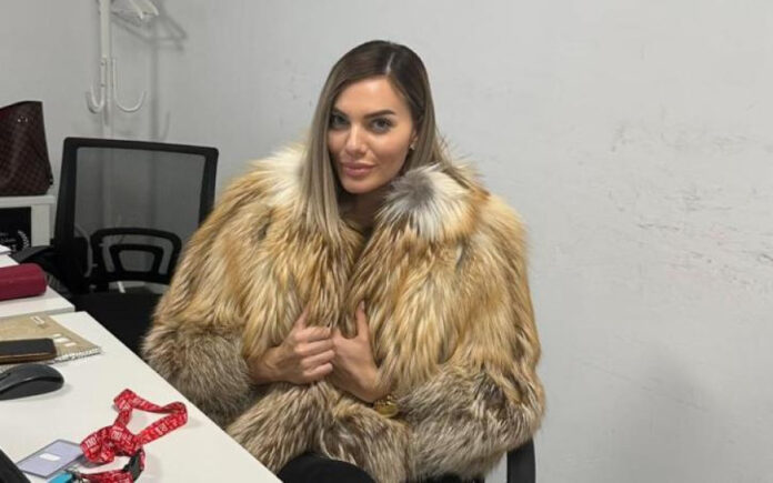 3ac1391699a5f22943fd076c48f76ff8 L.jpg