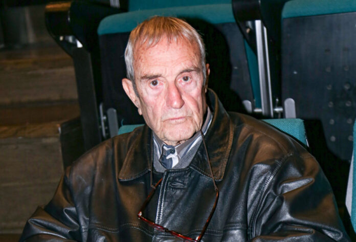 49897a7d50d75d64cc3e3100aa6409e6 L.jpg