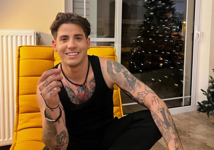 5237a1a5d276ecb31399c5f2e40cd584 L.jpg