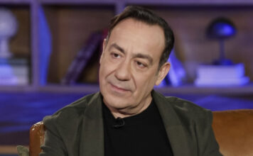 5fe16022733e7f99b25f59a318bdc042 L.jpg