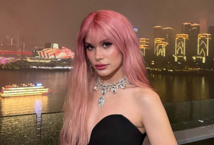 62c4ee7d3a8819ccc1ac8634f42154e8 L.jpg