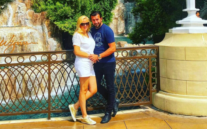 73b742bf5086b2ea84c9af0800b69bf9 L.jpg