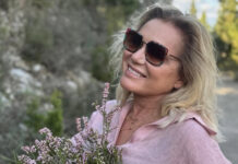 Μαρία Καβογιάννη: Γιόρτασε τα γενέθλιά της με το Happy Birthday εκτελεσμένο με κλαρίνο 7d3ba741a68768feaec77eab29477995 L.jpg