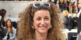 87d598c9dd5b9fca9a7be0f7c1004cea L.jpg