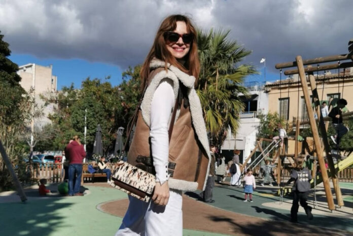 88031d21a31b5856bf9b4276790a12a0 L.jpg