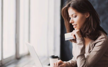 Ilektronikes Agores.jpg