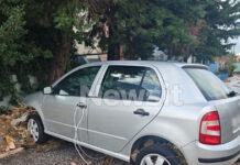 Άνω Γλυφάδα : «Η γυναίκα αρχικά είχε τις αισθήσεις της» λέει ο ιδιοκτήτης του αυτοκινήτου που εγκλώβισε την 56χρονη aftokinito ano glufada 1200x630.jpg