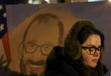 Η πρώτη κρατική έκθεση για τη δολοφονία του Άλεξ Πρέτι στη Μινεάπολη από την ICE: Φώναξαν «έχει όπλο» και τον πυροβόλησαν δύο πράκτορες alex pretti memorial 1200x630.jpg