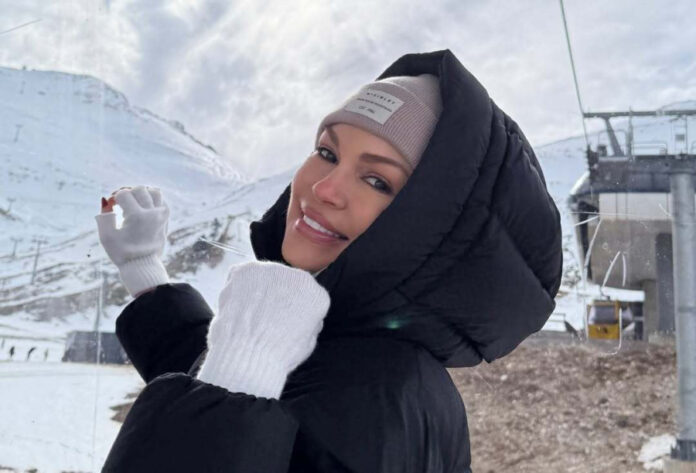 b267046f59a4cc001e24b86779a851f3 L.jpg