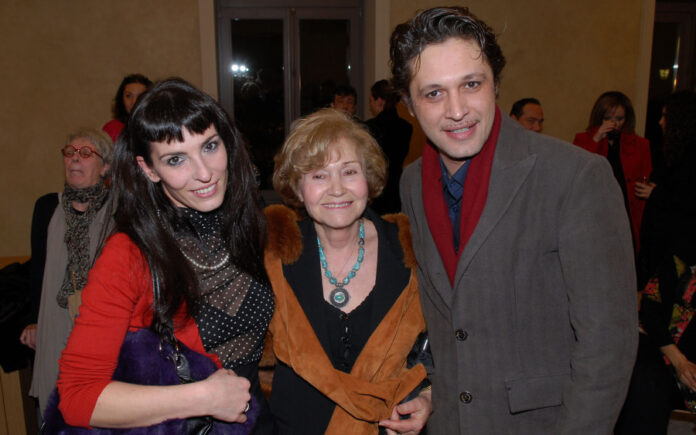 b42b9e6d1a7c878733d2bfdce7fe758e L.jpg