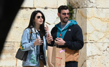 bd4fb5329c921a65c04918570b1590d3 L.jpg