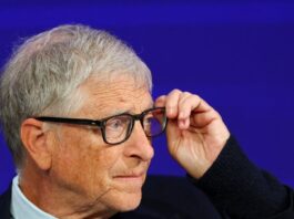 Ο Επστάιν «έδωσε» τον Μπιλ Γκέιτς σε email του: «Κόλλησε ΣΜΝ και έψαχνε αντιβιοτικά για τη Μελίντα», έγραφε bill gates 1 1200x630.jpg