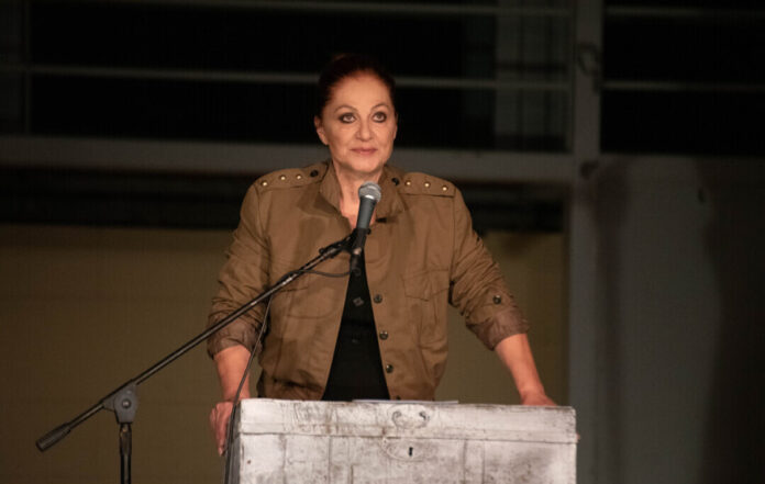 c163b1d250339a8a92a817ce2226b03f L.jpg