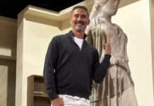 Καπουτζίδης: Πήγε στο Hotel Ermou και η Βίσση τού πέταξε την επική ατάκα από το «Παρά Πέντε» για την ηλικία της και έγινε χαμός c93ce7cc2118211655134470696bef08 L.jpg