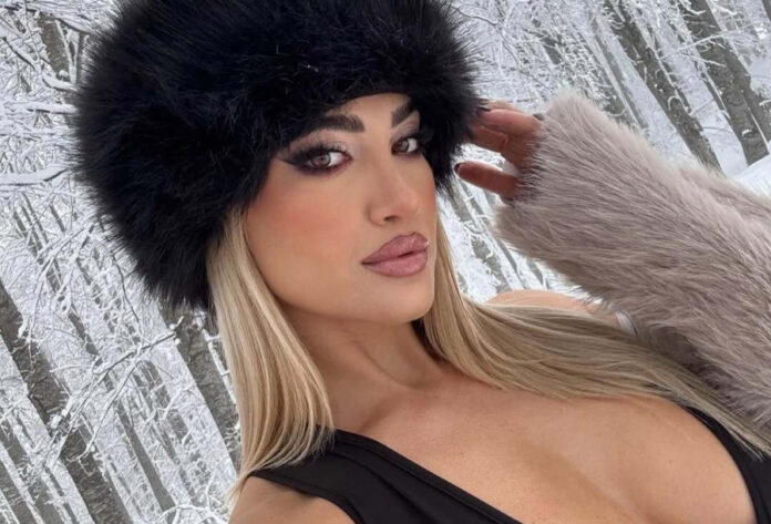 ca718787fe3fd68dbcfeded9afd2d57d L.jpg