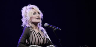dolly parton ap 1200x630.jpg