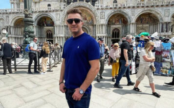 e3f2f04665619d9db1fc9a86e8df299e L.jpg