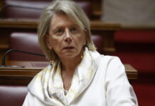 Ακρίτα σε Φαραντούρη μετά τη διαγραφή του από την ευρωομάδα του ΣΥΡΙΖΑ: «Την έδρα πίσω, Νικολάκη» elena akrita 1200x630.jpg