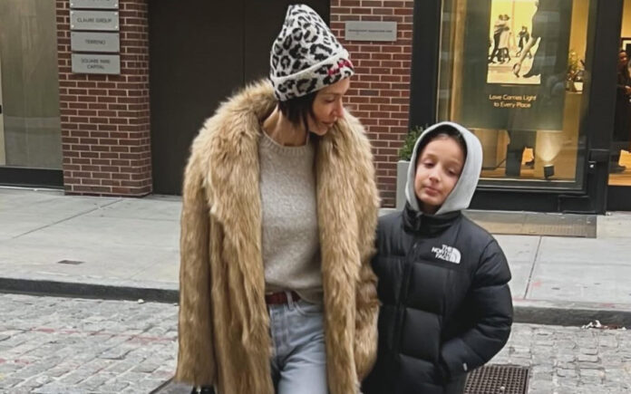 fba6cf5794f60af5a5f3f301c00d5f49 L.jpg