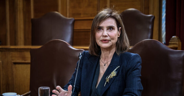 katerina batzeli pasok 1200x630.jpg