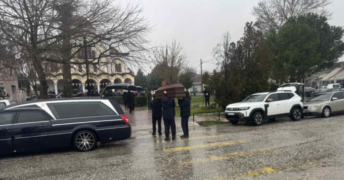 kideia boukouvala violanta 2 1200x630.jpg