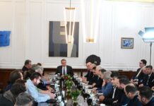 Αγροτικό πετρέλαιο χωρίς ΕΦΚ και ΦΠΑ έβγαλε η συνάντηση Μητσοτάκη – αγροτών – Προειδοποίηση σε όσους παραμένουν στα μπλόκα mitsotakis agrotes 1 1200x630.jpg