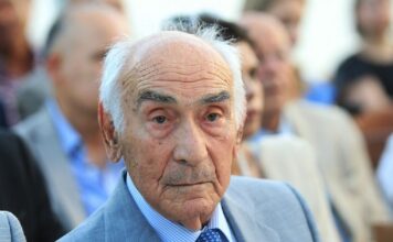 papadoggonas 1200x630.jpg