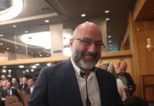 sakis arnaoytogloy 1 1200x630.jpg