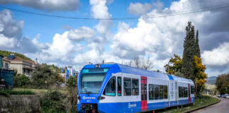 sidirodromos trena hellenic train 1200x630.jpg