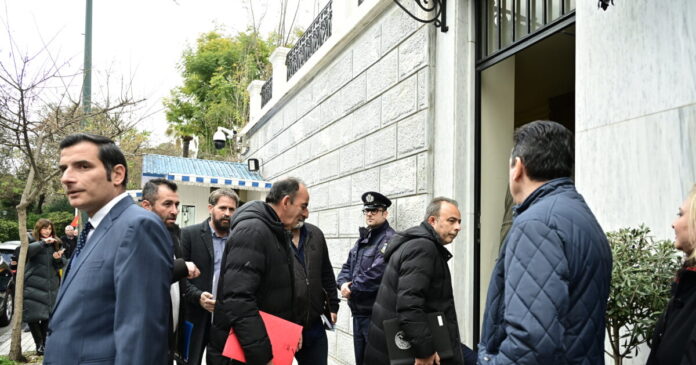 sinantisi mitsotakis me agrotes 1200x630.jpg