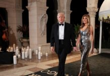 Ντόναλντ Τραμπ: Το μεγαλοπρεπές πρωτοχρονιάτικο πάρτι στο Μαρ-α-Λάγκο, η εντυπωσιακή Μελάνια και ο πίνακας του Χριστού trump melania3 1 1200x630.jpg