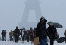 Χάος στην Ευρώπη από τις σφοδρές χιονοπτώσεις – Έξι νεκροί και εκατοντάδες ακυρώσεις δρομολογίων σε αεροπλάνα και τρένα xioni 1200x630.jpg