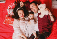 Μαυρικίου- Ζήση: Η 19 μηνών Ιωάννα Μελωδία έχει πάθει κόλλημα με ένα τραγούδι του Πάριου 18b12c632c96ea3459682ce66ce735ff L.jpg