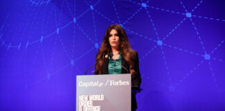 2582ab43cd5664c1938d3098e0e52684 L.jpg