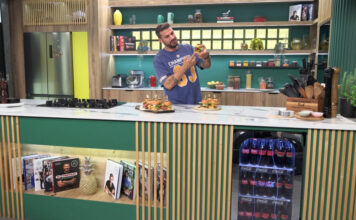 39ea4b56aa403265a4b976f387bc5d01 L.jpg