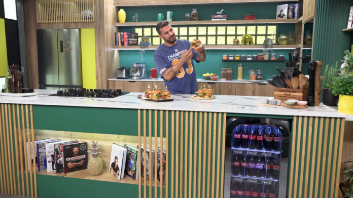 39ea4b56aa403265a4b976f387bc5d01 L.jpg