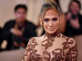 4da86dea2c6d5f58b2e40fc3713184e1 L.jpg