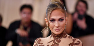 4da86dea2c6d5f58b2e40fc3713184e1 L.jpg