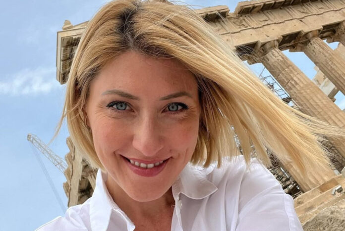 521019c39ec55f4f58169bbbef58f999 L.jpg 521019c39ec55f4f58169bbbef58f999 L.jpg