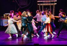 Το cast του θρυλικού μιούζικαλ Grease χορεύει σε ρυθμούς Ferto! Το επικό βίντεο 66ec72e1b4aa27170a07fed1d6fdddb1 L.jpg