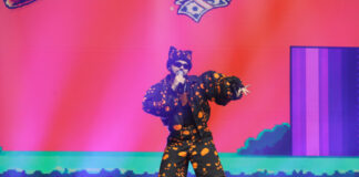 7efcbd2d4da3592c9e8f9c6e901870d8 L.jpg