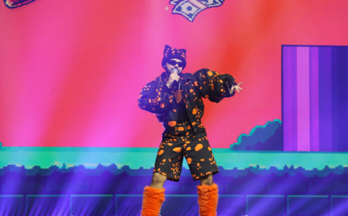 7efcbd2d4da3592c9e8f9c6e901870d8 L.jpg