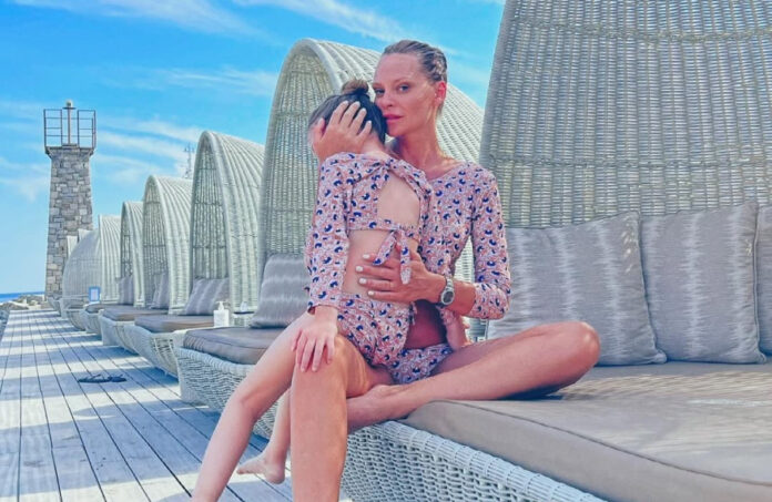 8d0b24b48f84158575b4c08456614c1c L.jpg 8d0b24b48f84158575b4c08456614c1c L.jpg