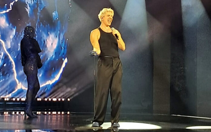 9ae26ab7598e719ac7119f7a08aaab59 L.jpg